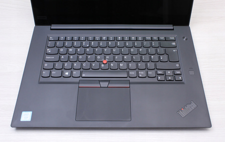 Lenovo P1 Gen1 Xeon E-2176M>i7-9750H 8GB 512GB P2000 4GB 4K Kl.A-W11 Dotyk